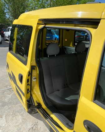 Opel Combo cena 10000 przebieg: 146000, rok produkcji 2009 z Łódź małe 37